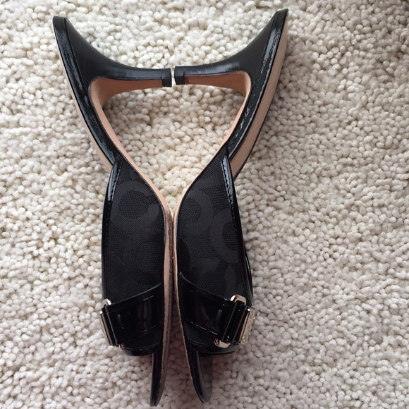 Coach Isla Slides.  Size 7 - Picture 6 of 8